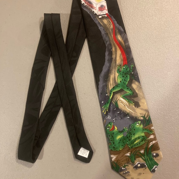 Authentic Budweiser Frogs w Bud Delivery Truck Tie Anheuser-Busch Merchandise. - Picture 1 of 4